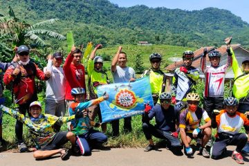 Ikatan Sepeda Sehat Kuningan Gelar Gowes Bareng Eksplor Desa Galaherang Kec. Maleber