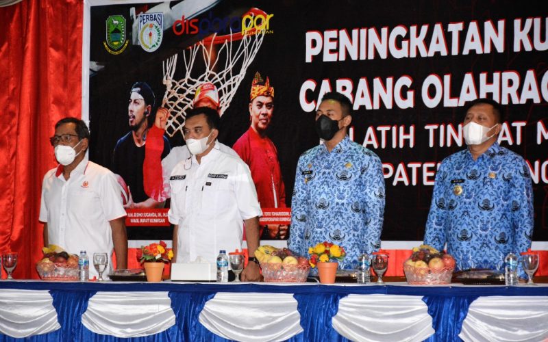 Wabup Ridho Buka Kegiatan Peningkatan Kualitas Pelatih Bola Basket