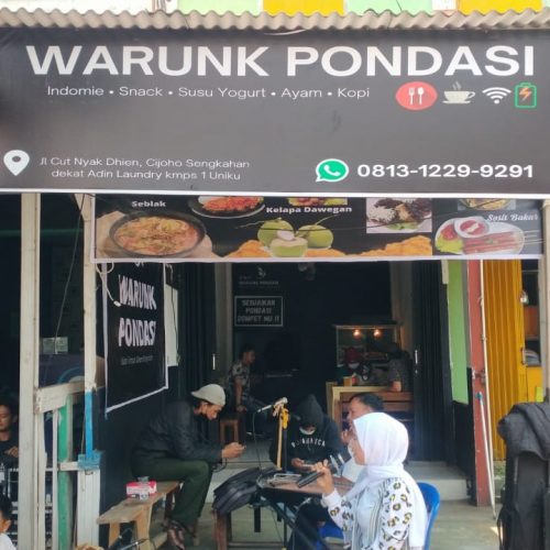 Launching Warung Pondasi Bagikan 100 Porsi Seblak ke Pengguna Jalan