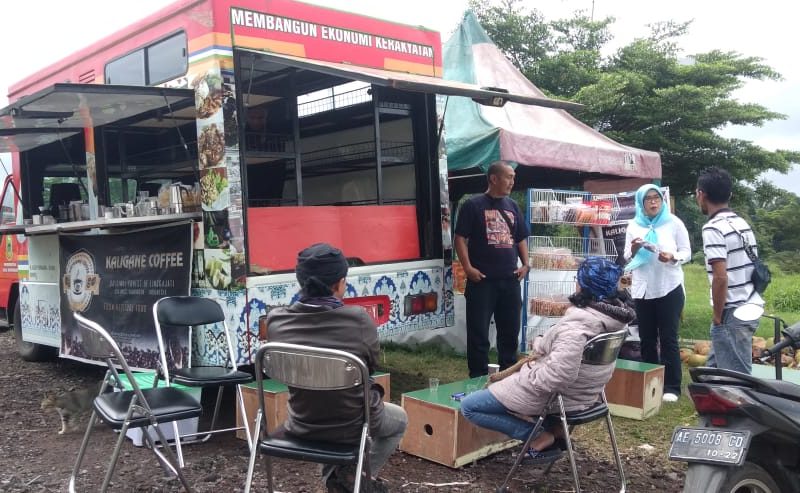 Ngopi di Pinggir Jalan Nikmati Suasana Santai, Ini Lokasinya